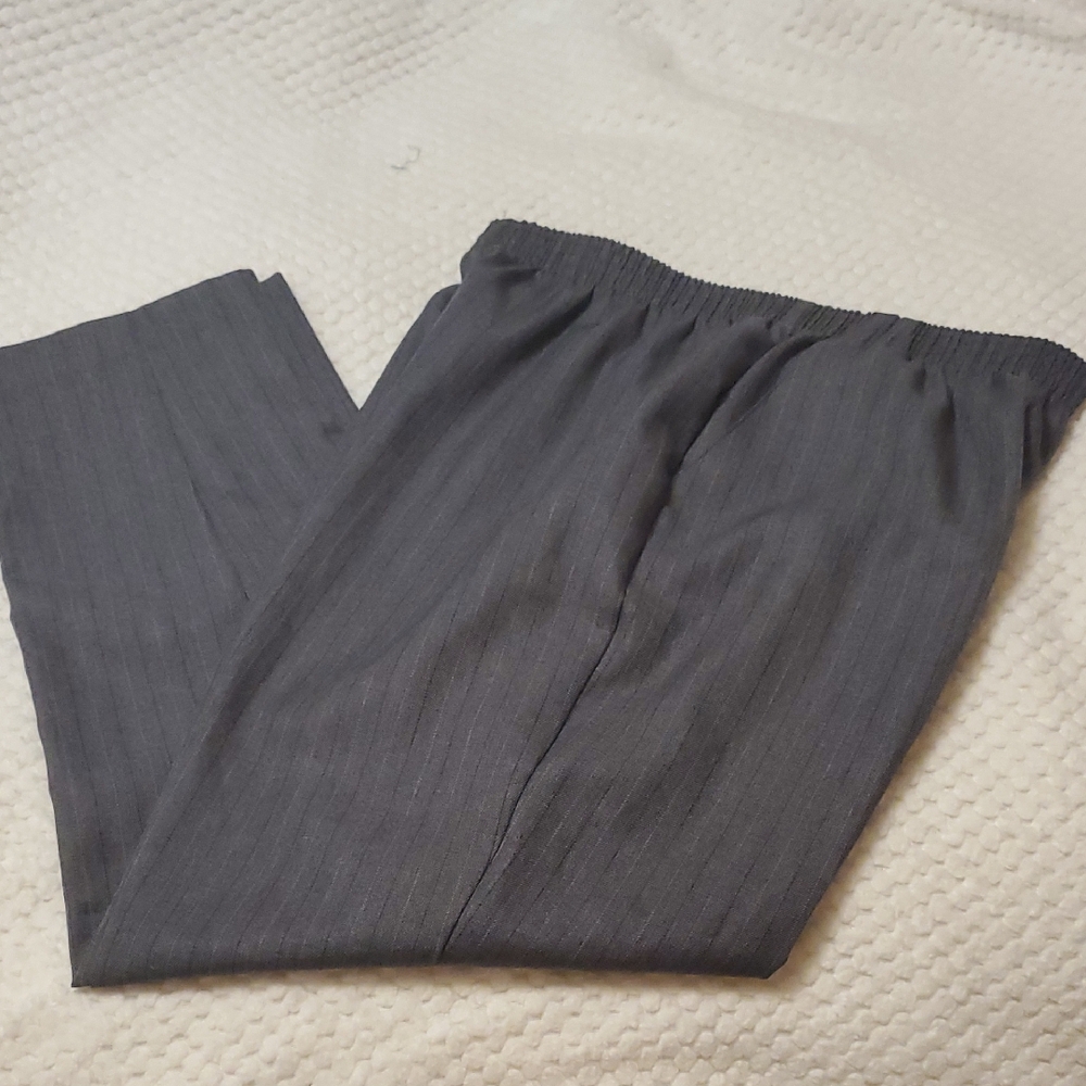 Women's Straight-Leg Elastic Waist Pinstripe Pants - Gray